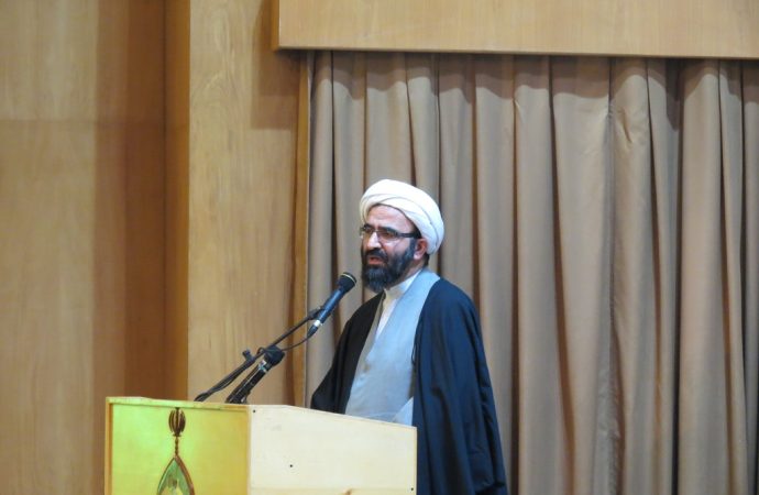 مدیر حوزه علمیه تهران در  اختتامیه جشنواره علامه حلی:  دین برای همه عرصه ها برنامه و راهکار دارد/ حوزه مسئول تولید علم برای حل معضلات جامعه است