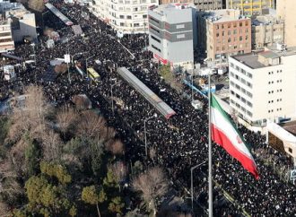 خبرگزاری «حوزه» از تشییع میلیونی سردار سلیمانی در تهران گزارش می دهد؛ دریای اشک در پایتخت جاری شد/ انقلاب تا آزادی در قُرق سربازان سردار دل ها/ انتقام سخت در راه است